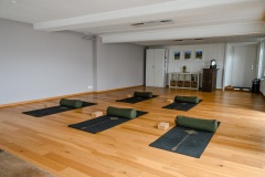 Nadinamaste-Yoga-Studio_hinten_1_komp
